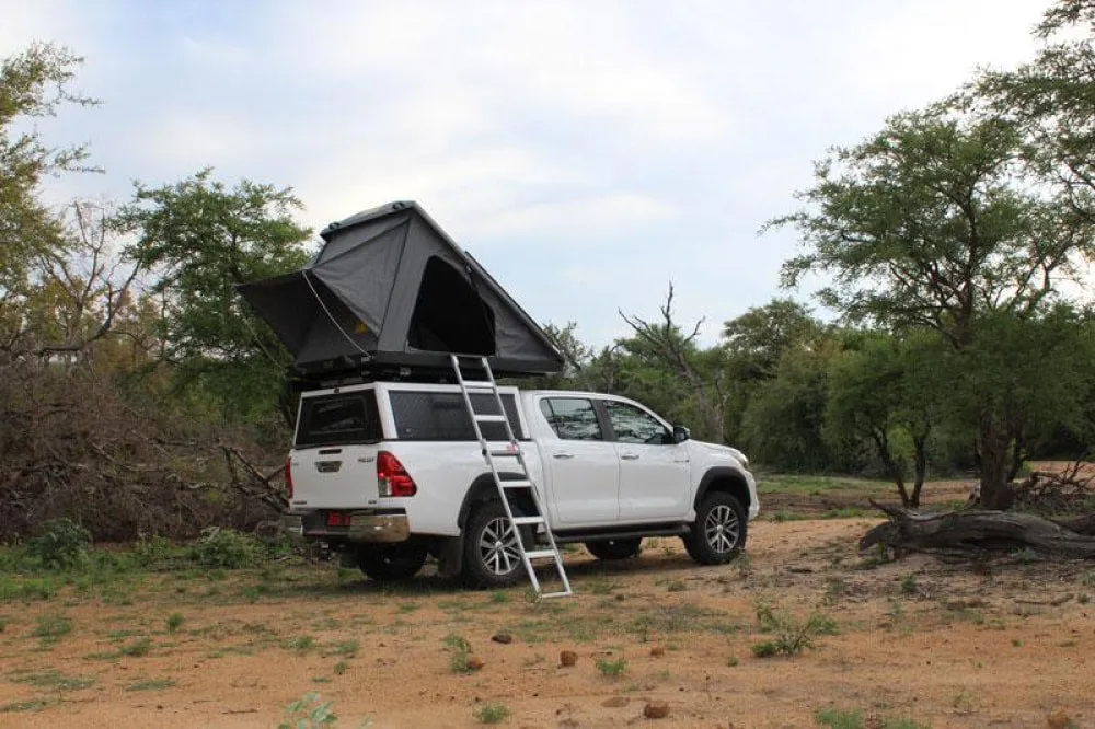 Eezi-Awn Blade Hard Shell 4x4 Roof Top Tent