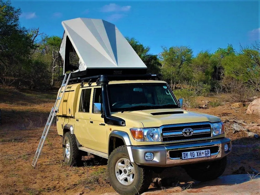 Eezi-Awn Blade Hard Shell 4x4 Roof Top Tent