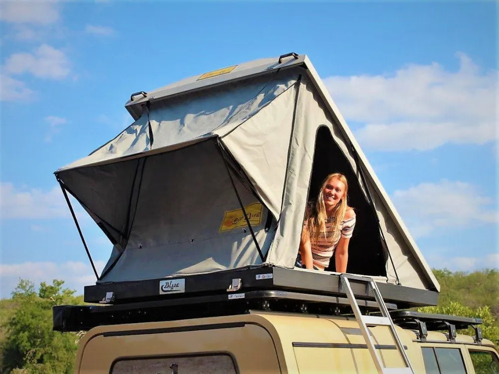 Eezi-Awn Blade Hard Shell 4x4 Roof Top Tent