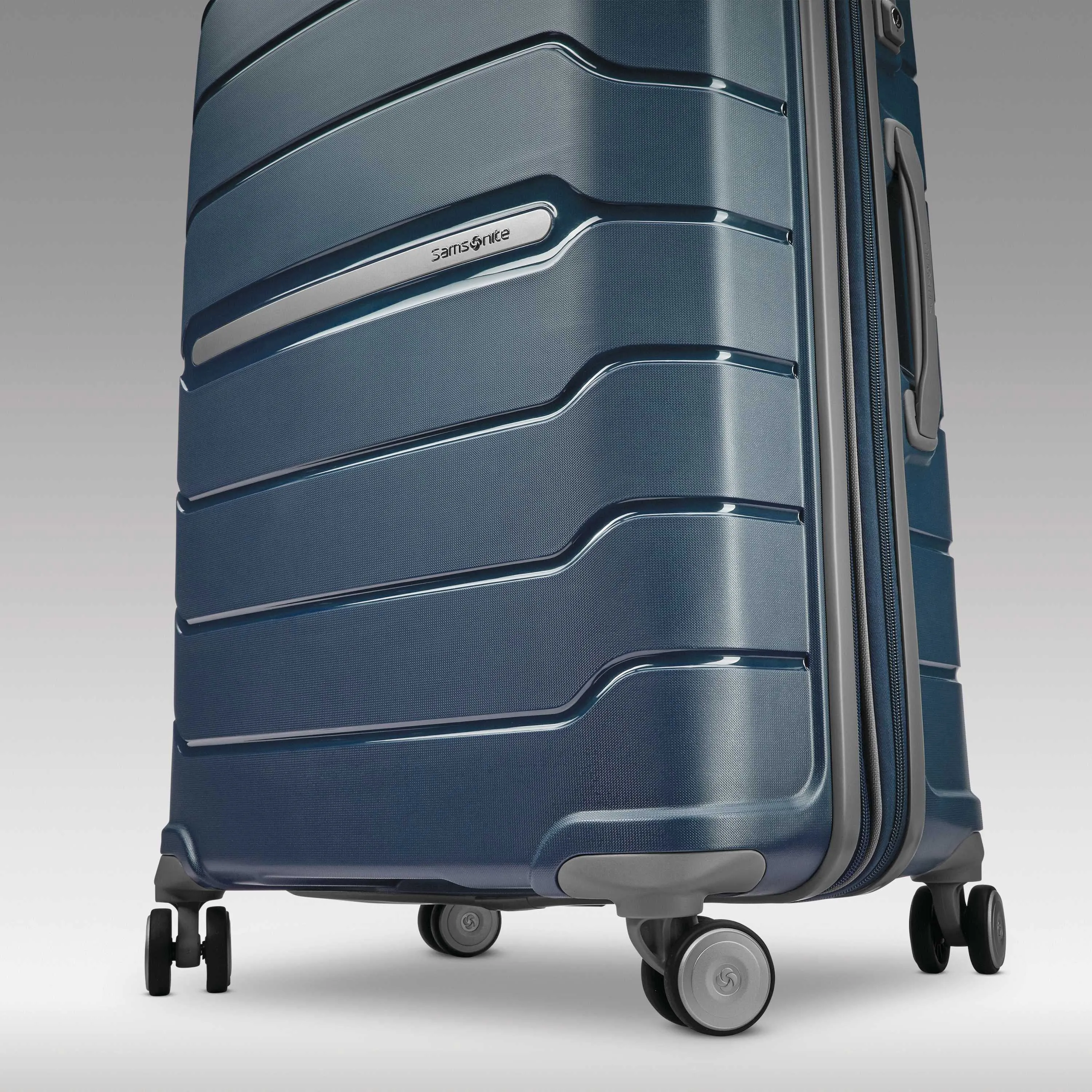 Freeform Hardside 21" Carry-On Luggage