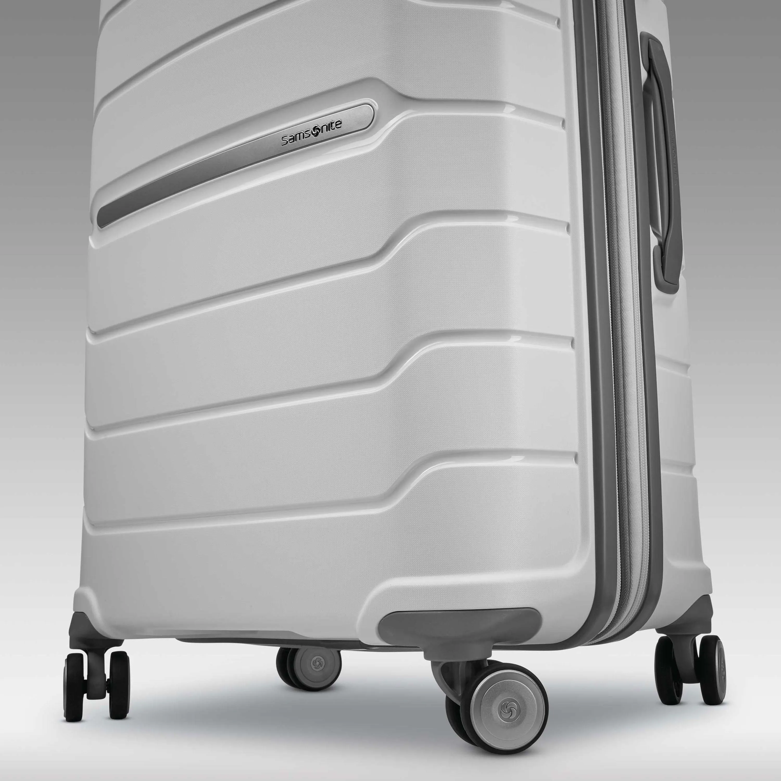 Freeform Hardside 21" Carry-On Luggage