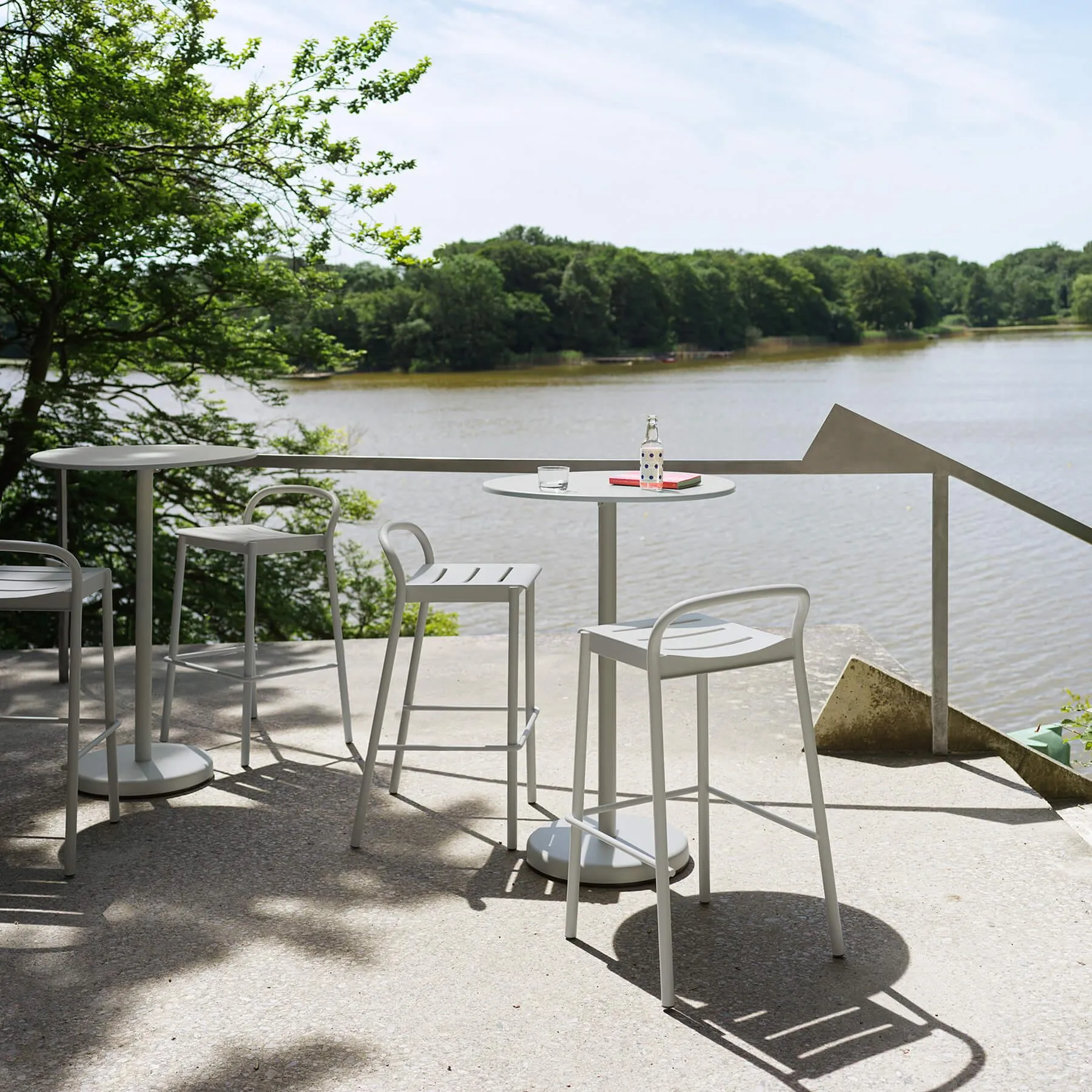 Muuto Linear high round steel cafe table