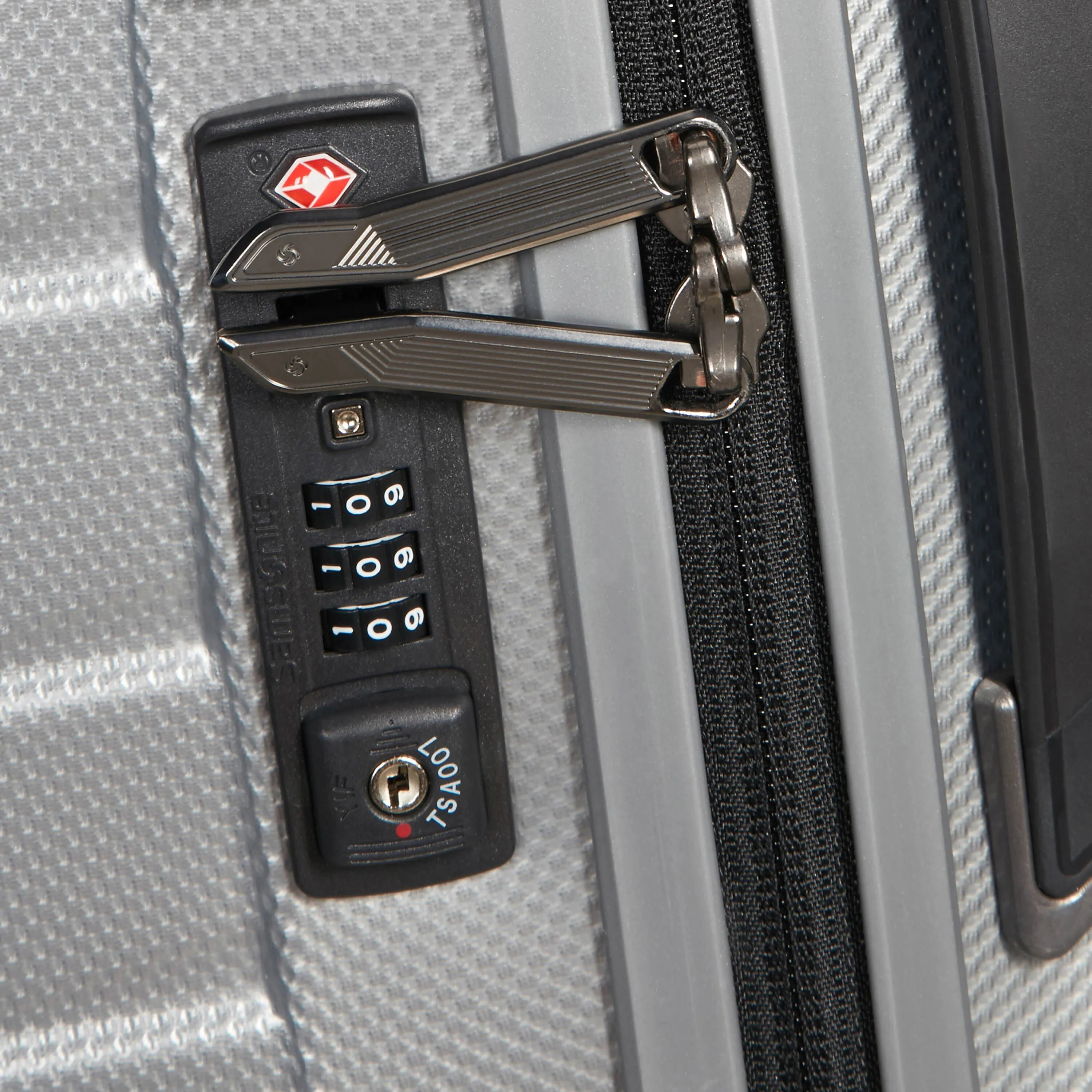 Proxis Hardside Medium Checked Luggage